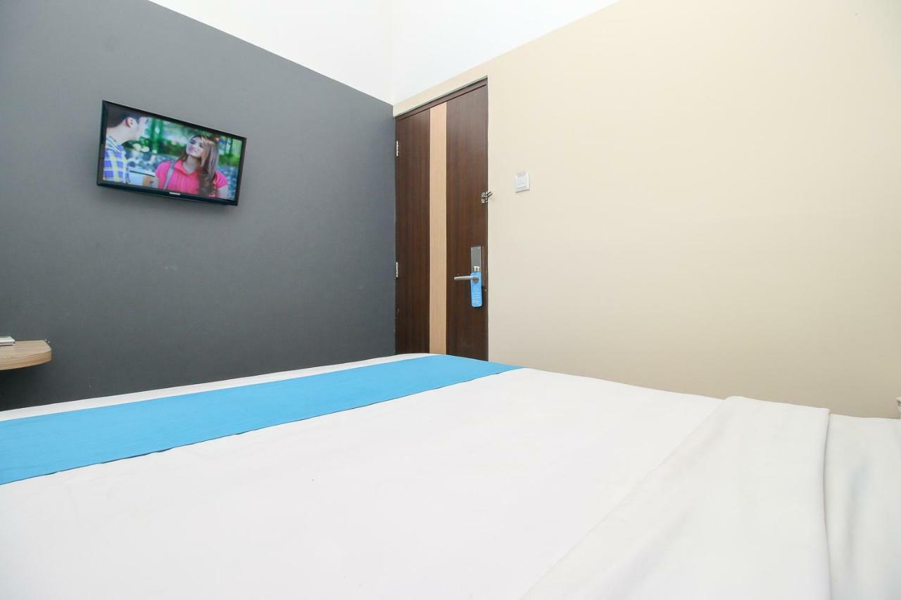 Airy Barat Amarta Raya Hotel